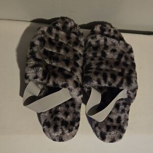 Leopard Print Fuzzy Sandals